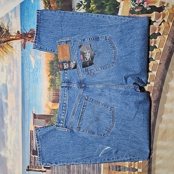 Levi's 501 Premium Distressed Cropped Jeans Size 31 NWT - Picture 6 of 7